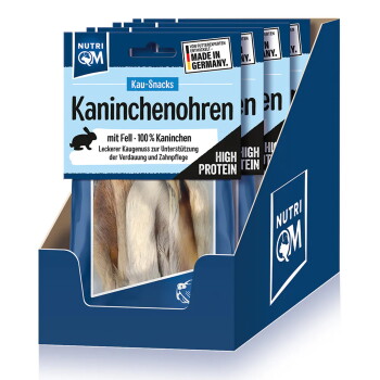 Blaue Nutri QM Verpackung für 'Kaninchenohren' Hundekausnacks mit Fell; hoher Eiweißgehalt; Hergestellt in Deutschland.
