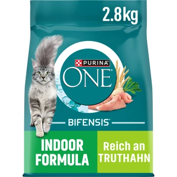 Purina ONE Bifensis Indoor Formula Katzenfutter, 2,8 kg Beutel, mit einer flauschigen grauen Katze und dem Text "Indoor Formula" und "Truthahn als Zutat Nr. 1."