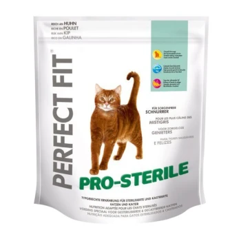 Hundefutterverpackung mit der Aufschrift "Perfect Fit Pro-Sterile", die eine orangefarbene Katze zeigt, mit Text in mehreren Sprachen über die Ernährung für sterilisierte Katzen.