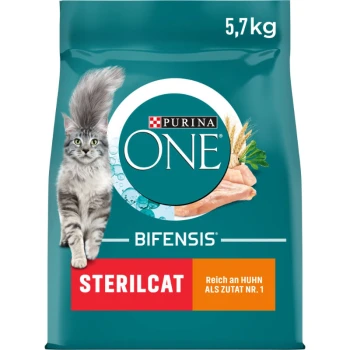 Purina ONE Bifensis Katzenfutterbeutel, 5,7 kg, mit einer flauschigen grauen Katze auf der Vorderseite und dem Text "Sterilcat" und "Reich an Huhn als Zutat Nr. 1."