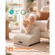 Pomeranian auf beige Feandrea Haustiertreppe im Wohnzimmer; sichtbarer Text: „feandrea by SONGMICS HOME“, „OEKO TEX“, „Haustiertreppe“.
