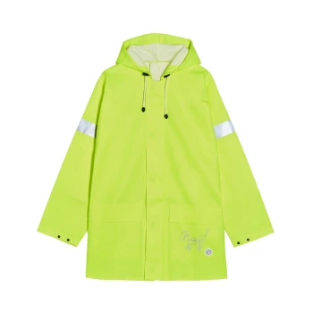 Helle gelbe Regenjacke mit Kapuze, mit reflektierenden Streifen an den Ärmeln und einer Hundegrafik auf der Vorderseite der Tasche.