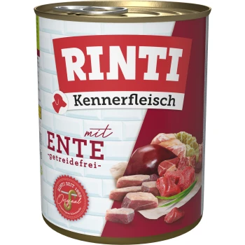 Dosenfutter für Hunde mit der Aufschrift 'RINTI Kennerfleisch mit ENTE - getreidefrei', mit Fleisch- und Leberstücken auf einem hellen Hintergrund.