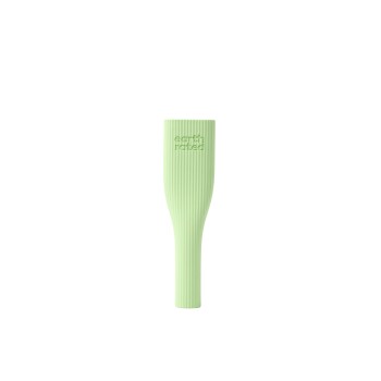 Pelle à déchets pour animaux de compagnie vert clair avec un design nervuré, présentant le texte "earth rated" embossé sur le côté.