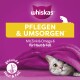 Whiskas Katzenpflegeproduktverpackung mit einer grauen Katze, die unter einer lila Decke hervorschaut, mit Text, der die Vorteile für Haut und Fell hervorhebt.