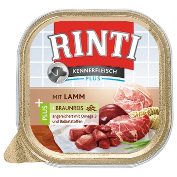 Emballage de nourriture pour animaux Rinti Kennerfleisch Plus mettant en avant de l'agneau et du riz brun, enrichi en Omega 3 et en fibres, avec un design rouge et or.