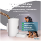 Weißer Futterbehälter für Haustiere mit einem Fassungsvermögen von 8L, geeignet für verschiedene Trockenfutterarten, neben einem Hund und einer Futterschüssel.