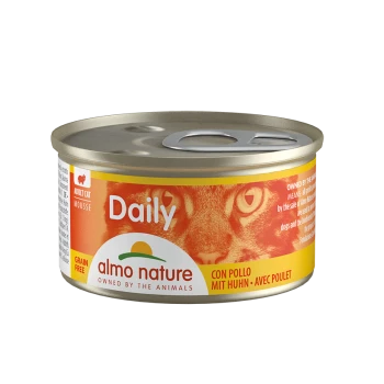 Dosenkatzenfutter mit der Bezeichnung "Daily" von Almo Nature, mit einer getreidefreien Formel mit Huhn und einem Hintergrundbild eines Katzenkopfes.