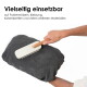 Eine Person demonstriert die einfache Reinigung eines Haustierpflegewerkzeugs mit Holzgriff. Text: "Einfache Reinigung durch Bewegung & separates Fach."