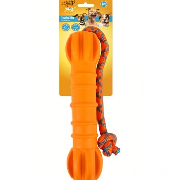 Oranger schwimmender Hundespielzeug-Stab mit geknoteter orange-blau geflochtener Leine auf gelber AFP-Verpackung mit der Aufschrift "Floating Stick", Größe M