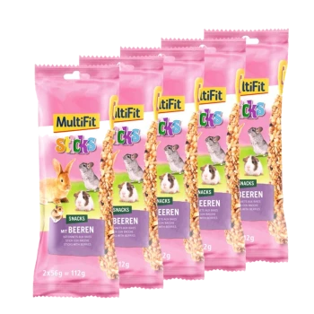 Pięć różowych paczek MultiFit przysmaków dla małych zwierząt, z królikiem, świnką morską i szynszylem, oznaczone "Snacks mit Beeren."