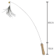 Katzenspielzeug-Stab mit einem Holzgriff, mit einem flexiblen Draht und einer Quaste mit einer Glocke, 80 cm lang.