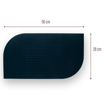 Dunkelblaues Futtermatte für Haustiere mit einem geschwungenen Design, 50 cm mal 28 cm groß, mit einer strukturierten Oberfläche für Stabilität.