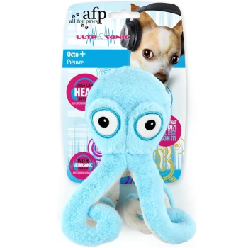 Blaues Plüsch-Oktopus-Hundespielzeug mit lockigen Tentakeln auf Kartenverpackung mit Aufdruck „afp all for paws“, „ULTRASONIC“ und „Octo +“