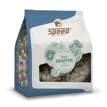 Tüte "Speed" frische Eukalyptus-Pferdesnacks, mit einem klaren Fenster, das die Leckereien im Inneren zeigt, mit floralen Illustrationen und Text.
