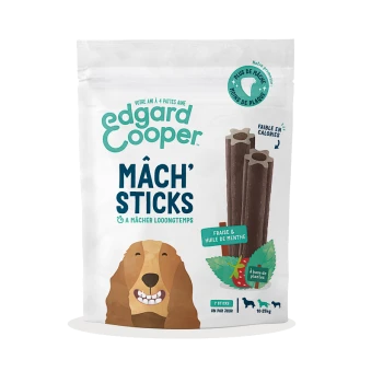 Sachet de bâtonnets à mâcher Edgard Cooper Mâch' Sticks avec chien souriant, trois bâtonnets bruns, texte « Fraise & Huile de Menthe »