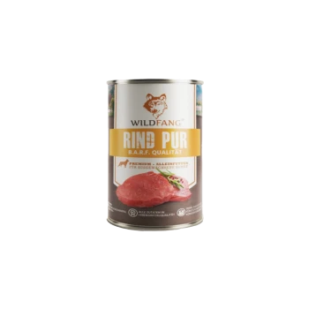 Dose Wildfang Hundefutter mit Aufdruck 'RIND PUR B.A.R.F. QUALITÄT' und Bild von rohem Rindfleisch auf dem Etikett.