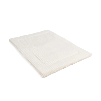 Ein weiches, cremefarbenes Haustierbett mit gerippter Textur und rechteckiger Form, entworfen für Komfort und Stil.