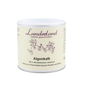 Behälter von "Lunderland Algenkalk", einem Kalziumpräparat für Hunde und Katzen, mit cartoonhaften Tieren, die Utensilien halten, und Text in Deutsch.