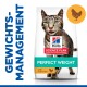 Katzenfutterbeutel mit einer Tabby-Katze, die sich die Lippen leckt, beschriftet mit "Hill's Science Plan Perfect Weight" und den Texten "mit Huhn" und "Gewichtsmanagement".