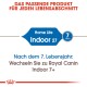Royal Canin Indoor 27 Haustierfutterverpackung, mit Text über den Übergang zu Indoor 7+ nach 7 Jahren, mit einem blauen und roten Design.