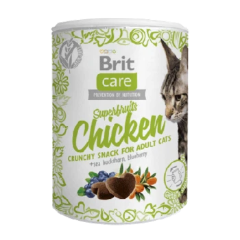 Dose Brit Care Superfruits Chicken knuspriger Snack für erwachsene Katzen, mit Zutaten wie Sanddorn und Heidelbeere.