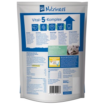 Verpackung für Haustierfutter von Nutriness Vital-5-Komplex, die ernährungsphysiologische Vorteile für Katzen, Zutatenliste und Fütterungsempfehlungen enthält.