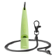 Grüne ACME 2115 Pfeife mit schwarzem Lanyard und Clip, entworfen für Haustiere oder den Outdoor-Einsatz.