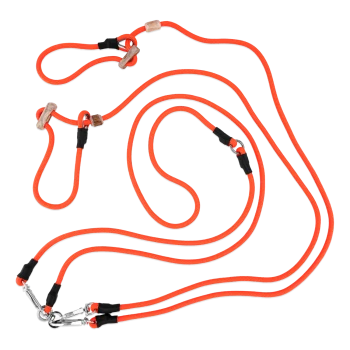 Leuchtend orange verstellbare Hundeleine mit Metallclips und Holzknopfverschlüssen, zum Gassigehen.