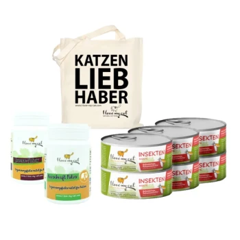 Eine Canvas-Tasche mit "KATZEN LIEB HABER" in fettem Schwarz, umgeben von insektengestütztem Haustierfutter und zwei Gläsern mit Nahrungsergänzungsmitteln.