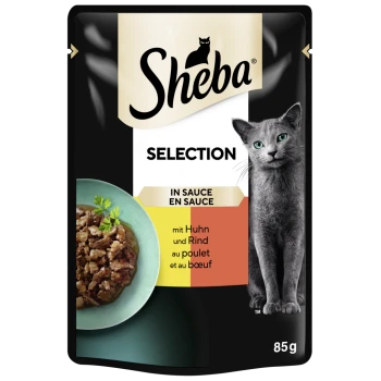 Sheba Katzenfutterbeutel mit einer grauen Katze, mit einer Schüssel Fleisch in Sauce, beschriftet mit "Selection" und "mit Huhn und Rind" auf Deutsch.