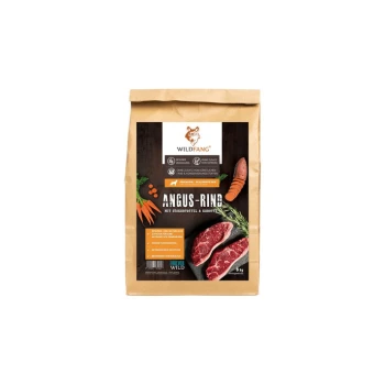Braune Papiertüte mit Haustierfutter, beschriftet mit "WILDFANG ANGUS-RIND", mit Bildern von rohem Fleisch, Karotten und Süßkartoffeln, mit einem Gewicht von 6 kg.