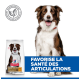 Chien brun et blanc souriant à côté d'un sac Hill's Healthy Mobility ; banderole bleue portant « FAVORISE LA SANTÉ DES ARTICULATIONS »
