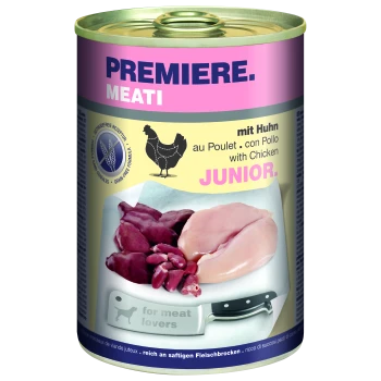 Dose mit Hundefutter, die "Premiere Meati" mit Huhn beschriftet ist, mit rohem Hühnerbrustfilet und Leber auf einem Schneidebrett, und dem Text "für Fleischliebhaber."