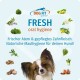 Werbung für DOG FIT FRESH Mundhygiene mit Kopf eines Papillon und Kräutern, deutscher Text: 'Frischer Atem & gepflegtes Zahnfleisch.'