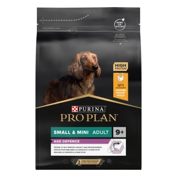 Purina Pro Plan Small & Mini Adult Hundefutter für Hunde 9+, mit einem Dackel und dem Huhn als Hauptzutat.