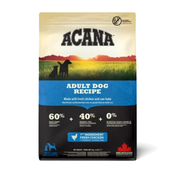 ACANA Adult Dog Recipe Hundefutterbeutel mit zwei Hunden, die gegen einen Sonnenuntergang silhouettiert sind, mit Text, der Zutaten und Nährwertinformationen hervorhebt.