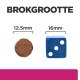Afbeelding die de grootte van een hondenvoerbrokje (12,5 mm) vergelijkt met een blauwe dobbelsteen (16 mm), met de tekst "BROKGROOTTE" erboven.