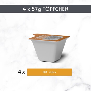 Weißer Tiernahrungsbecher mit orangefarbener Folienlasche; oberes Banner '4 x 57g TÖPFCHEN' und orangefarbener Sticker '4 x MIT HUHN'.