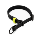 Schwarzer Haustierhalsband mit einem hellgelben verstellbaren Abschnitt und zwei schwarzen Ringen zur Leinenbefestigung.