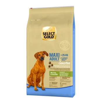 Wählen Sie einen Gold-Hundefutterbeutel mit einem braunen Hund, beschriftet mit "MAXI ADULT > 25 KG" und "Sensibel", mit Zutaten aus Ente und Kartoffel.
