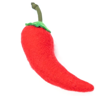 Rotes Filz-Chili-Pfeffer-Haustierspielzeug mit grünem Blatt und braunem Stiel, entworfen für verspielte Haustiere.