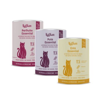 Drei KatKare-Katzensnack-Dosen mit den Aufschriften Perlhuhn, Pute und Ente, mit Katzensilhouette und 'Snack good. Do good. Feel good.'