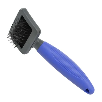 Szczotka do pielęgnacji zwierząt z kwadratową główką i cienkimi włoskami, z niebieską ergonomiczną rączką dla wygodnego użytkowania.