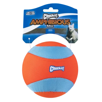 Chuckit! Amphibischer Ball Hundespielzeug in Orange und Blau, mit der Aufschrift „Mega“ und Text „Kann nicht platzen, sinkt nicht“.