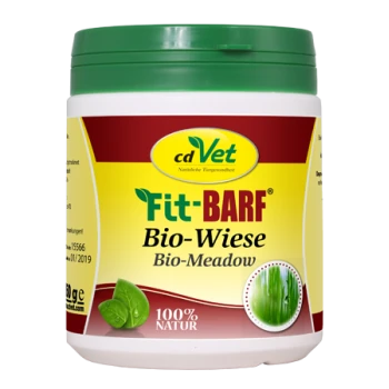 Behälter von cdVet Fit-BARF Bio-Wiese für Haustiere, gekennzeichnet als 100% natürlich, mit grünem Deckel und buntem Design.