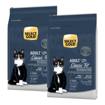 Zwei Beutel Select Gold Katzenfutter, beschriftet mit "Adult Classic Fit," mit einer schwarz-weißen Katze auf der Vorderseite.