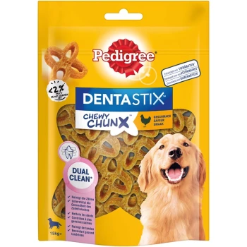 Ein Beutel Pedigree DentaStix Chewy Chunks mit einem lächelnden Golden Retriever und den Vorteilen "Dual Clean" auf der Vorderseite.