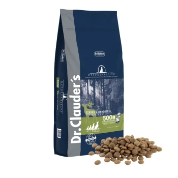 Dr. Clauder's HypoSensitive Hundefutterbeutel mit Wild und Kartoffel, mit Futter, das davor verstreut ist; 500g Größe, geeignet für alle Rassen.