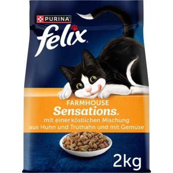 Purina Felix Farmhouse Sensations Katzenfutterbeutel mit einer verspielten schwarz-weißen Katze, mit Text, der Huhn, Truthahn und Gemüse hervorhebt, 2 kg.